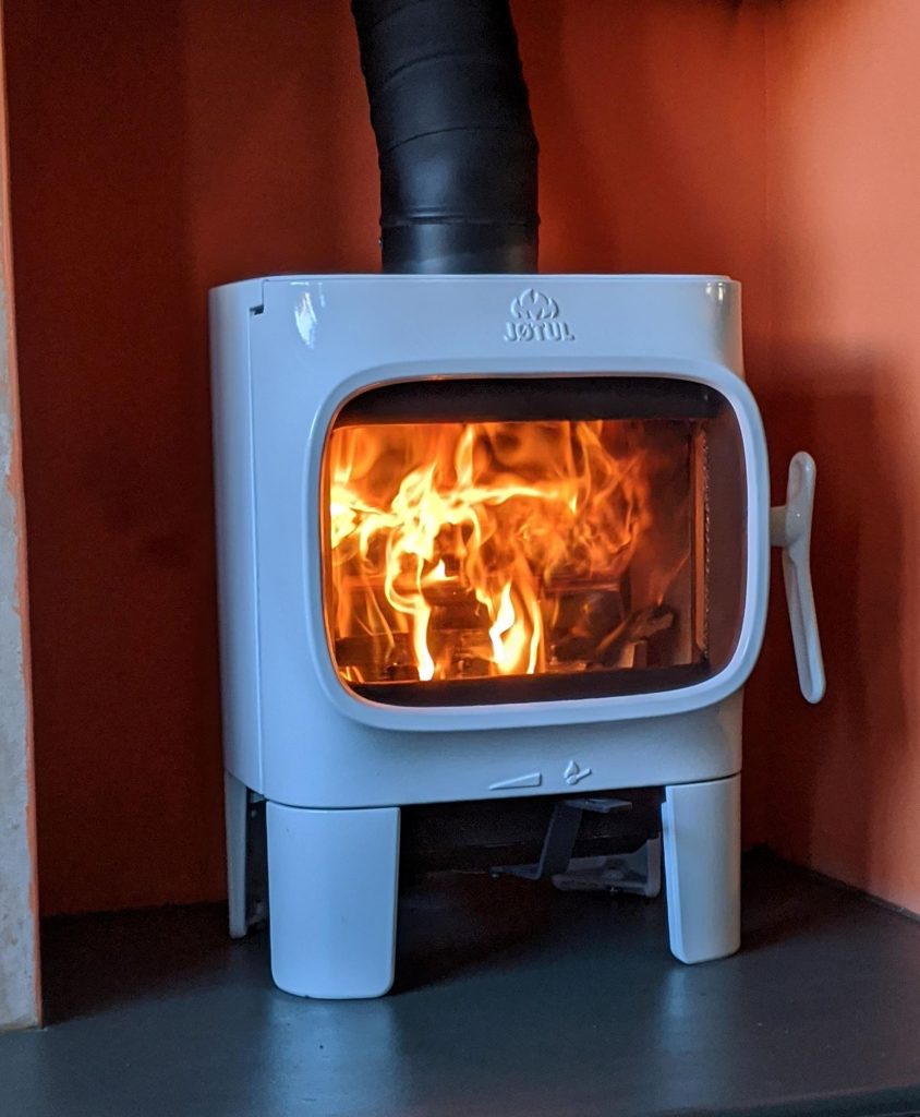 Jotul F105 wood burner in Lichfield, Staffordshire Ebben & Yorke